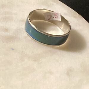 Mood ring thermal color, changing wedding band style ring 7.5 unisex
